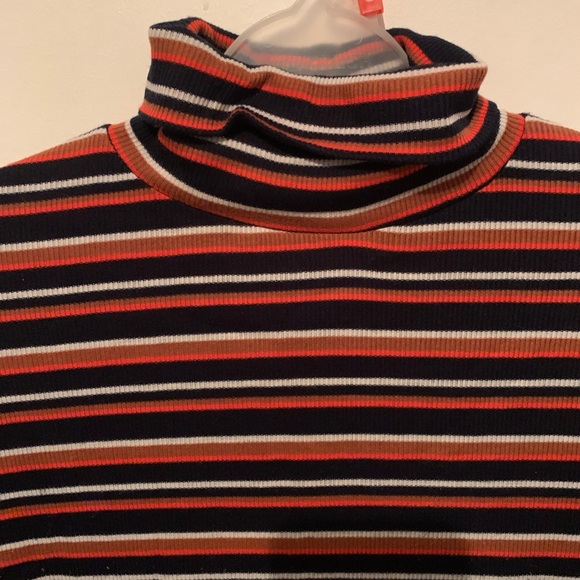 Crop top - Picture 4 of 4